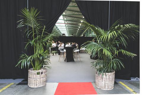 Present You, stand Sadef, VIP Event