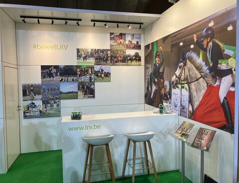 Present_You_standenbouw_Presentyou_beursstand_jumping_Mechelen_1_LRV