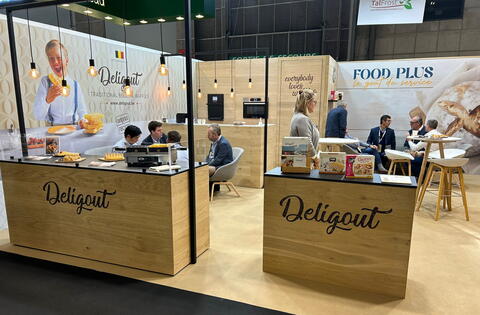 Present You, stand Deligout, Sial, Parijs 
