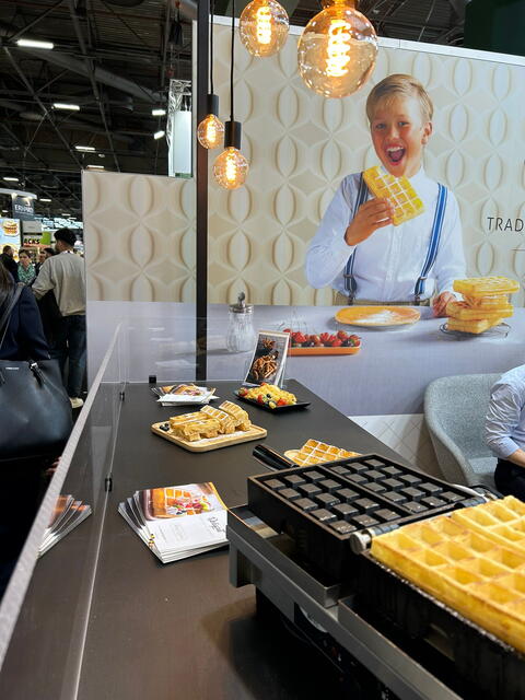 Present You, stand Deligout, Sial, Parijs 
